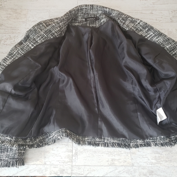 Tribal Black & White Woven Jacket with Fringe - Picture 5 of 7